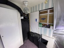 E0472576-F253-4174-8110-B83973D03E9B