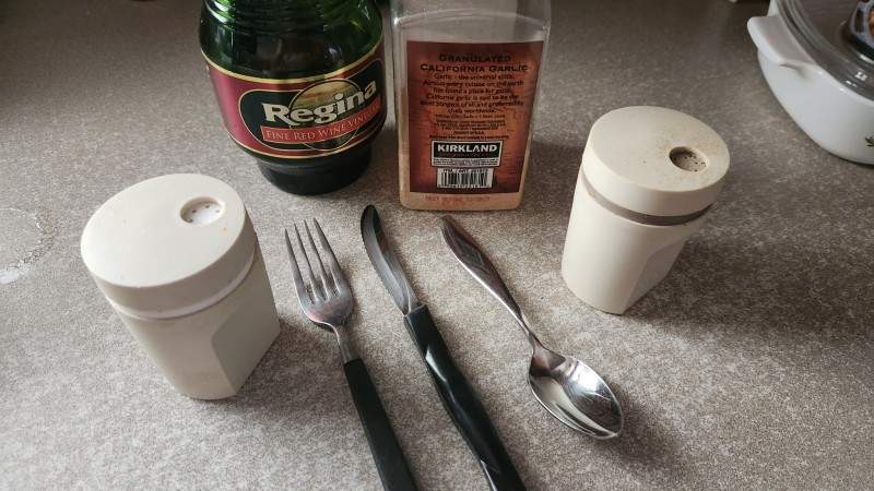 16891092677283083285881617981965