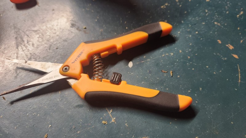 16905783503477090627854760700777