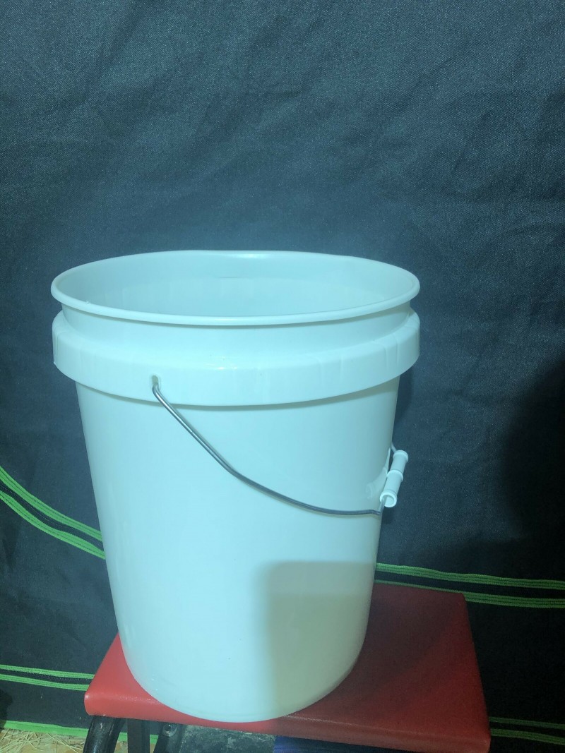 EE2109F7-8323-4C4E-95C9-51C9EAA51781