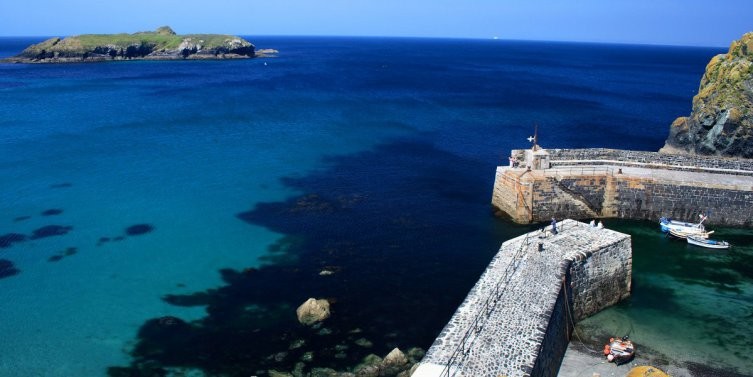 4401_W753H377_Mullion_Island_9ca43a