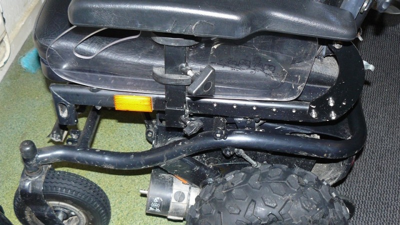 chair drobes 01 10 21 006